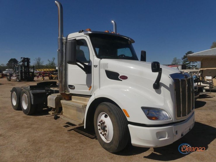 2016-peterbilt-579-image-1