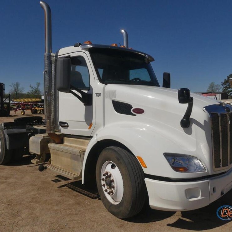 2016 PETERBILT 579