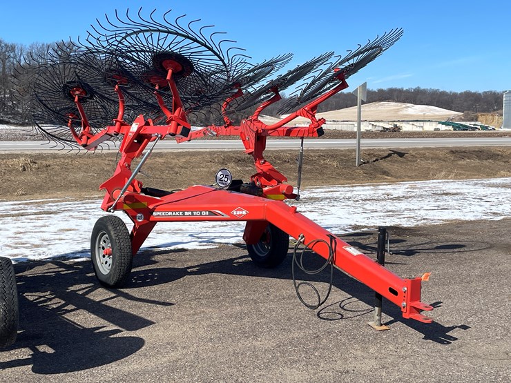 #1012-•-kuhn-(8)-wheel-speedrake-image-2