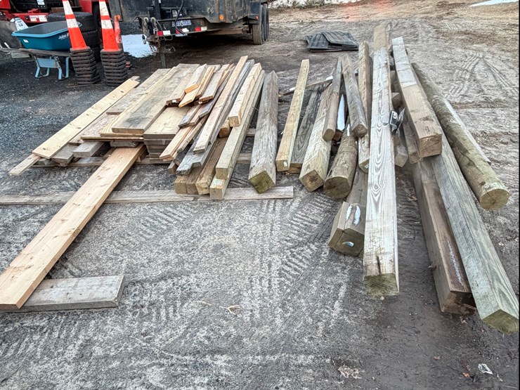 #2504-•-pile-of-assorted-lumber-(fall-creek,-wi)-image-1