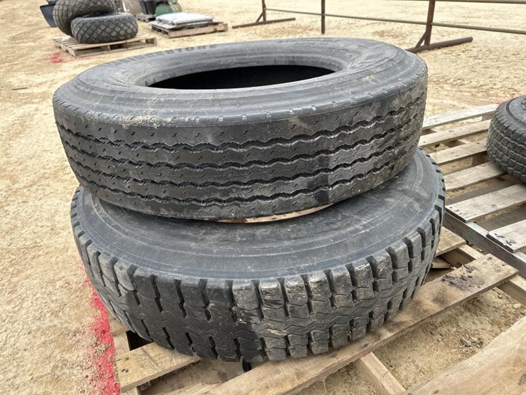 #51-•-(2)-bridgestone-285/75r24.5-tires-image-3