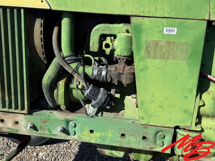 john-deere-3010-image-11
