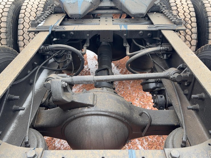 international-8600-image-14