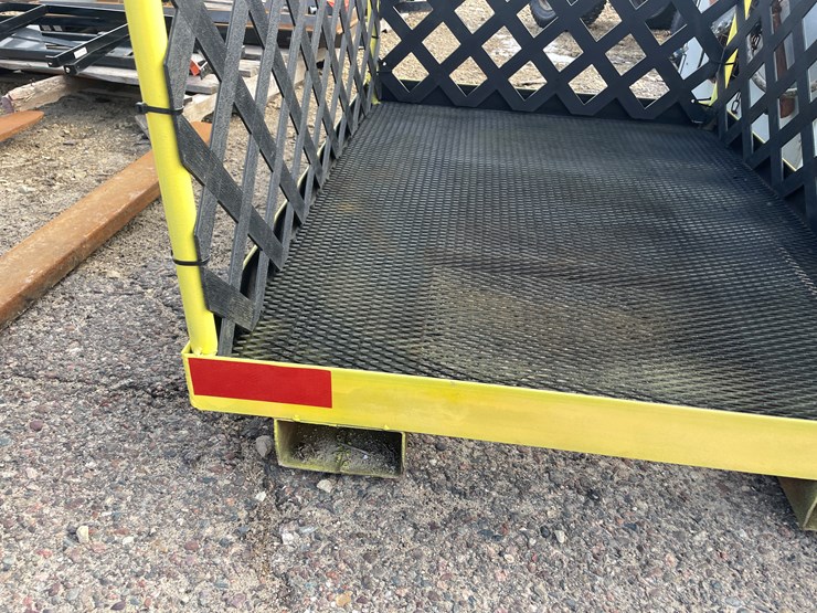 #2493-•-pallet-fork-man-basket-image-12