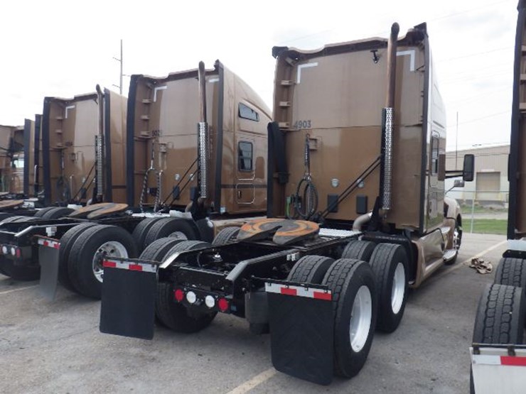 2022-kenworth-t680-image-10