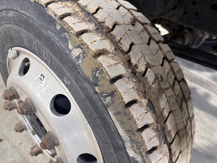 #2331-•-2022-chevrolet-5500-hd-flatbed-truck-image-77