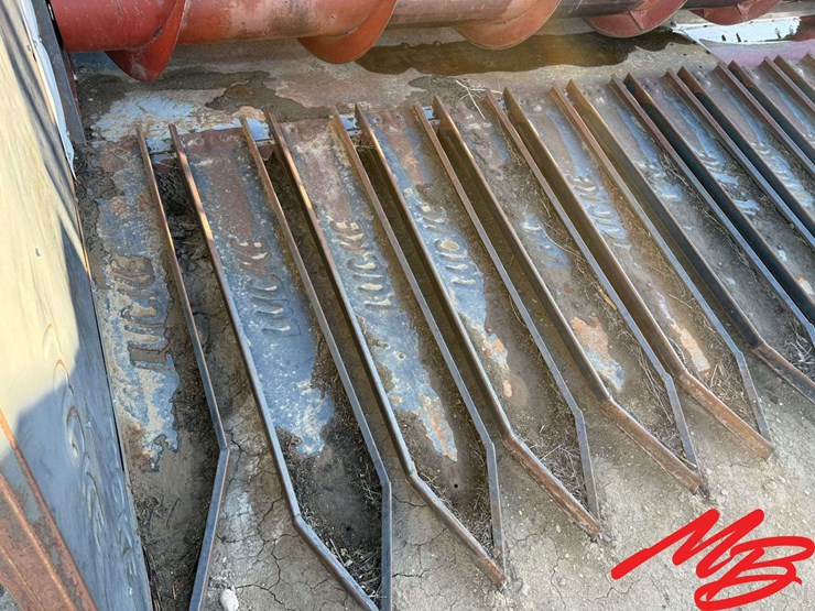 sunflower-header-24’-w/-lucke-shields-and-lucke-pans-image-12