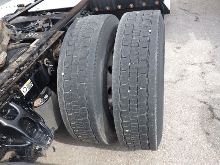 2022-kenworth-t680-image-6