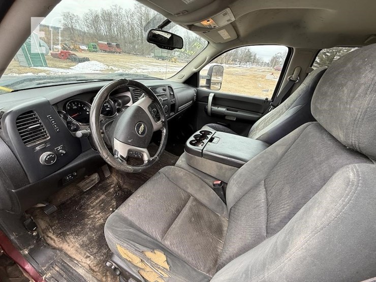 2009-chevrolet-2500-image-8