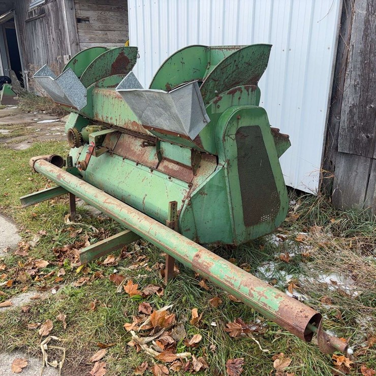 John Deere No. 50 Mounted Sheller