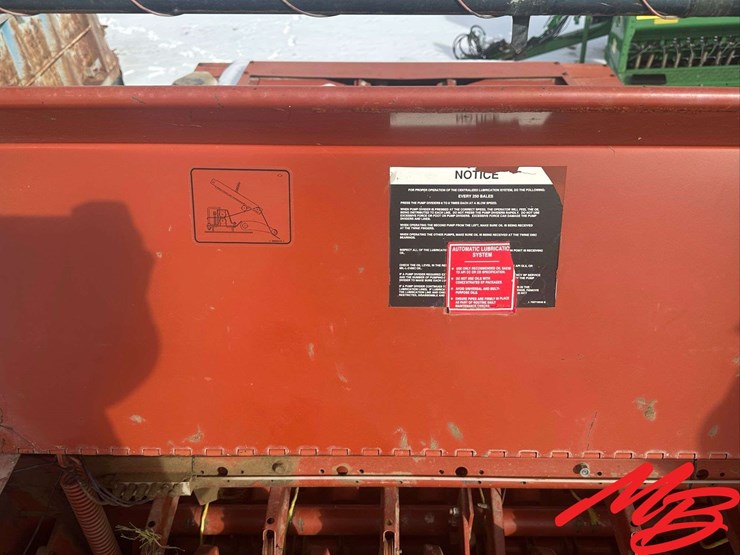 hesston-4900-image-148