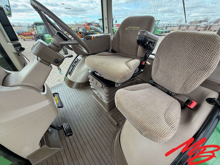 2013-john-deere-8285r-image-25