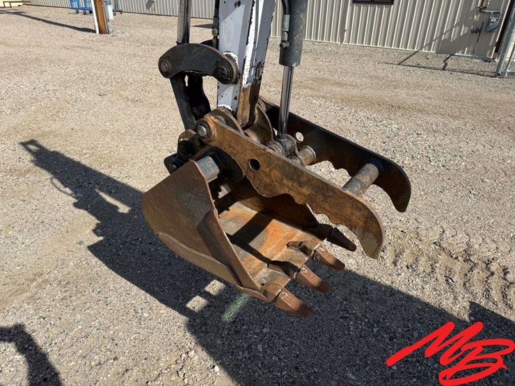 2013-bobcat-e35-image-11