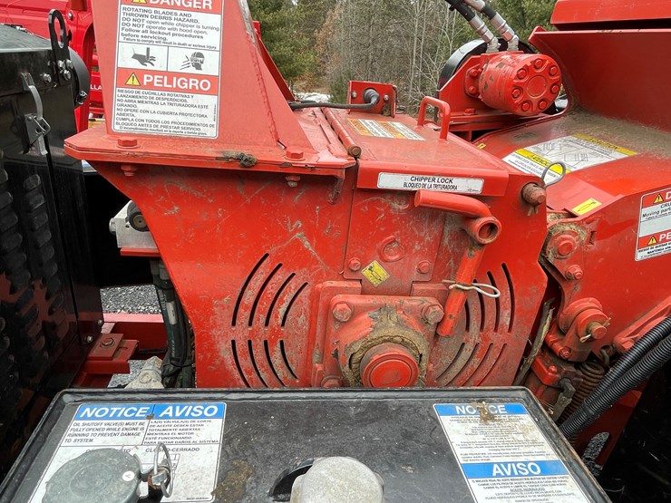 #1008-•-eeger-beever-model-1215-wood-chipper-(fall-creek,-wi)-image-11