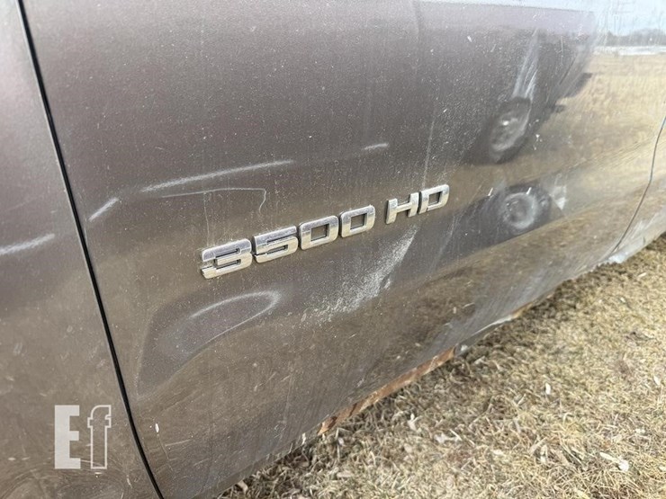 2014-chevrolet-3500hd-image-16