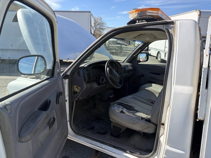 2001-dodge-2500-image-10