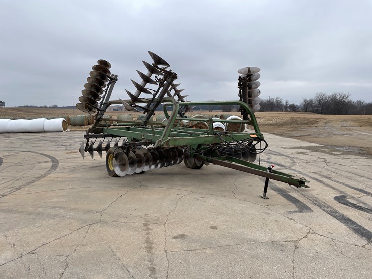 john-deere-230-image-2