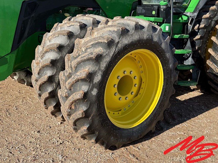 2021-john-deere-8r-370-image-16