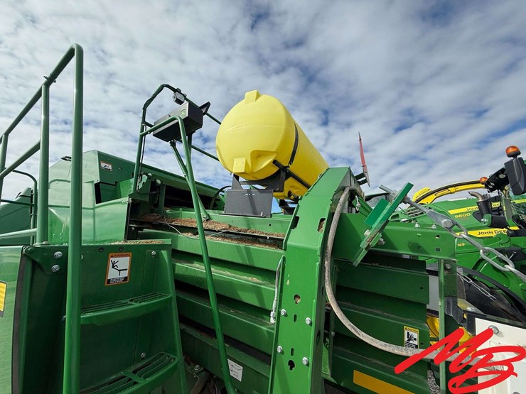 2023-john-deere-l341-image-10