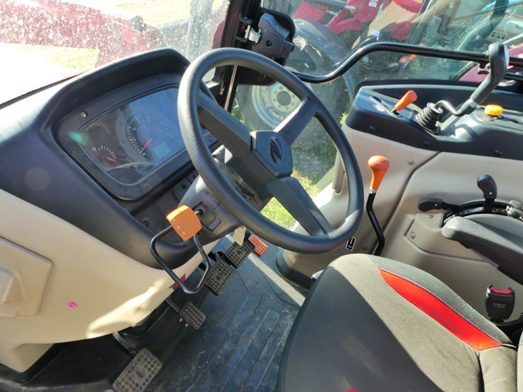 2020-mahindra-6075-image-14