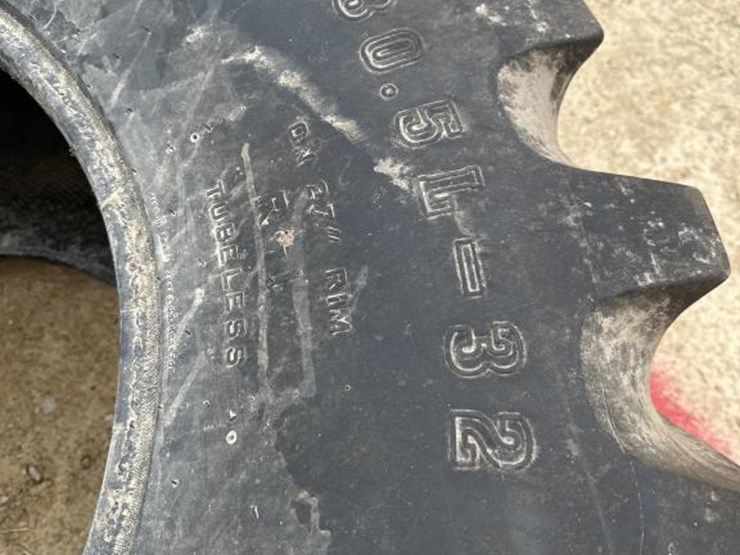 #92-•-firestone-30.5-x-32-tire-image-6