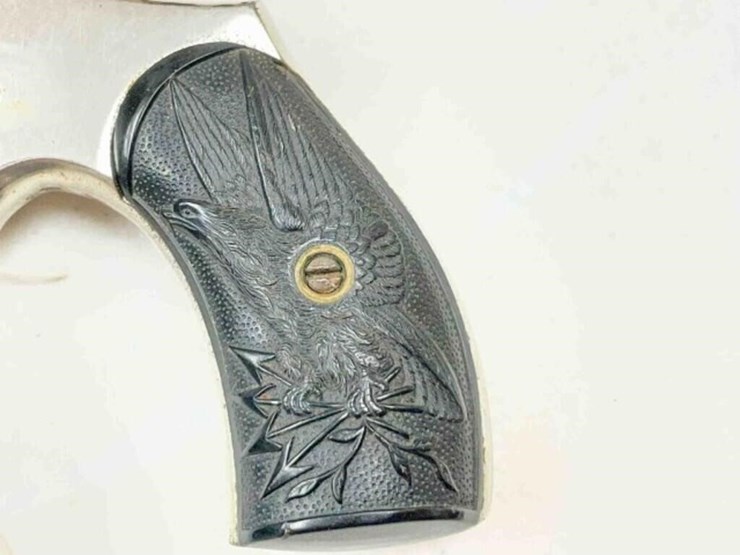 defender-revolver-image-6