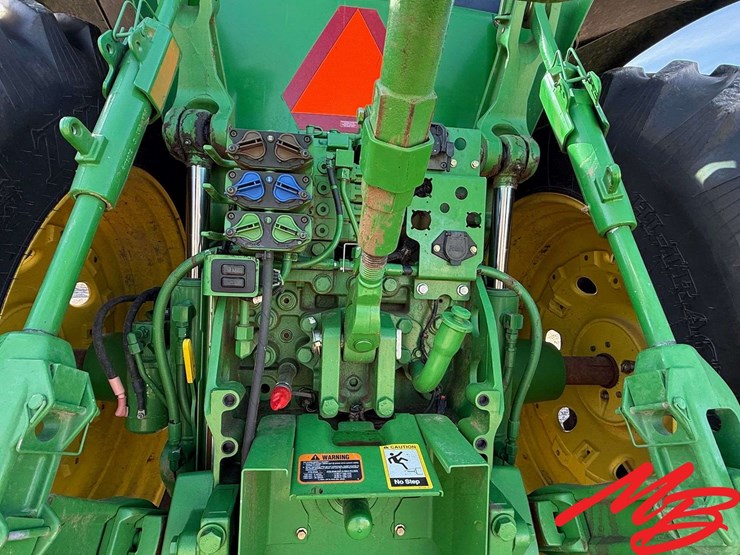 2011-john-deere-7215r-image-12