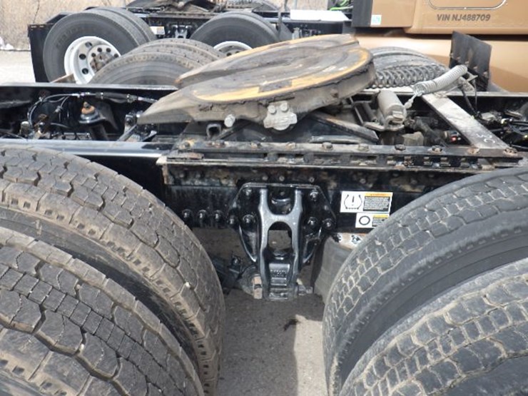 2022-kenworth-t680-image-5