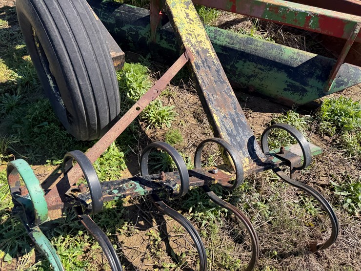 #42473-•-levee-squeeze-w/seeder-109-image-21