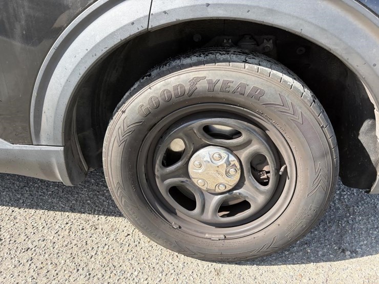 2020-ford-explorer-police-interceptor-image-5