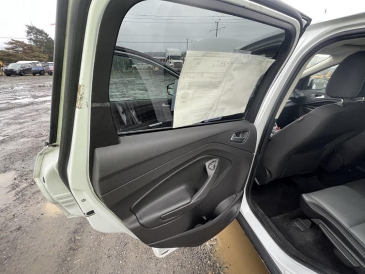 2016-ford-escape-image-23