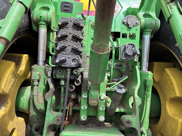 2004-john-deere-8320-image-17