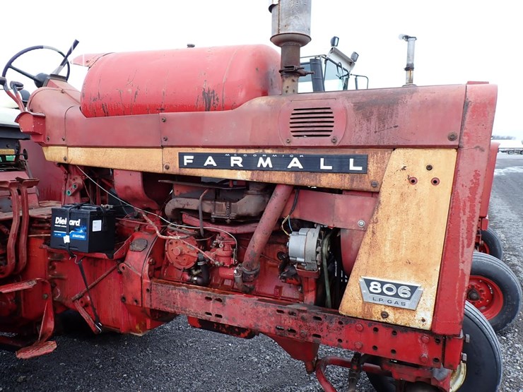 international-806-image-5