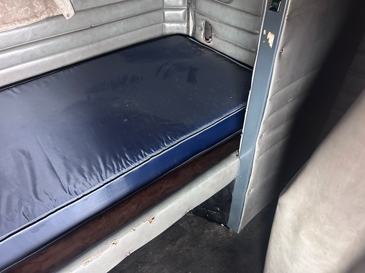 1998-peterbilt-379-image-62