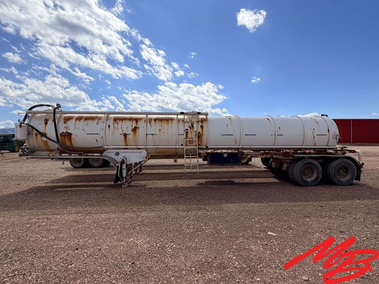 2012-tanker-trailer-image-4