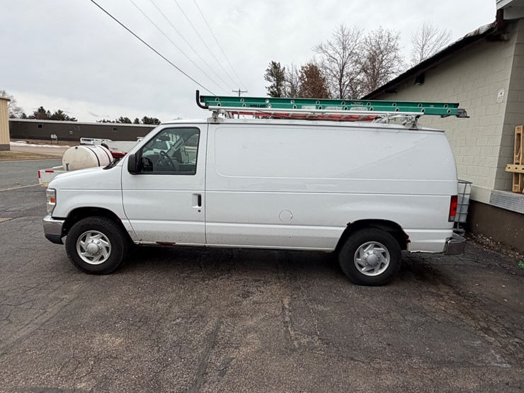 #1020-•-2014-ford-econoline-service-van-(eau-claire,-wi)-(has-wi-title)-image-8