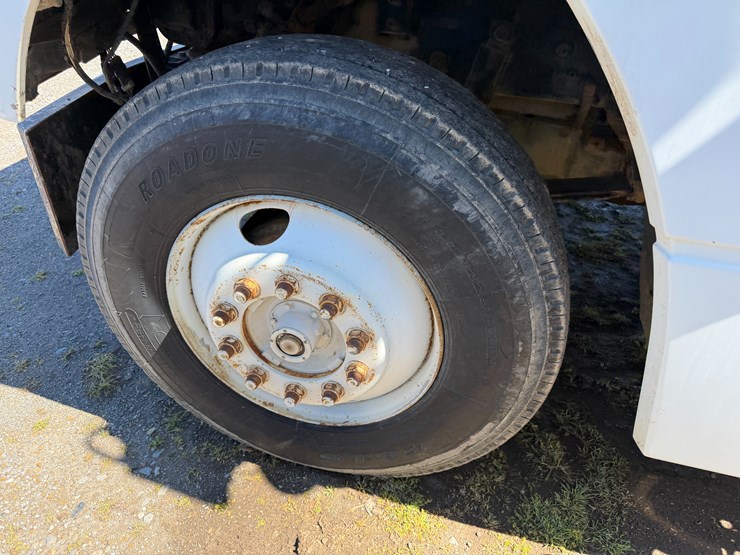 #42453-•-1996-freightliner-daycab-truck-tractor-vin:-1fupdcxb8th744360-image-8