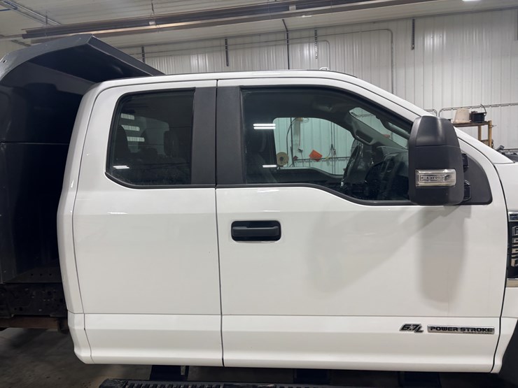 2022-ford-f550-sd-image-18