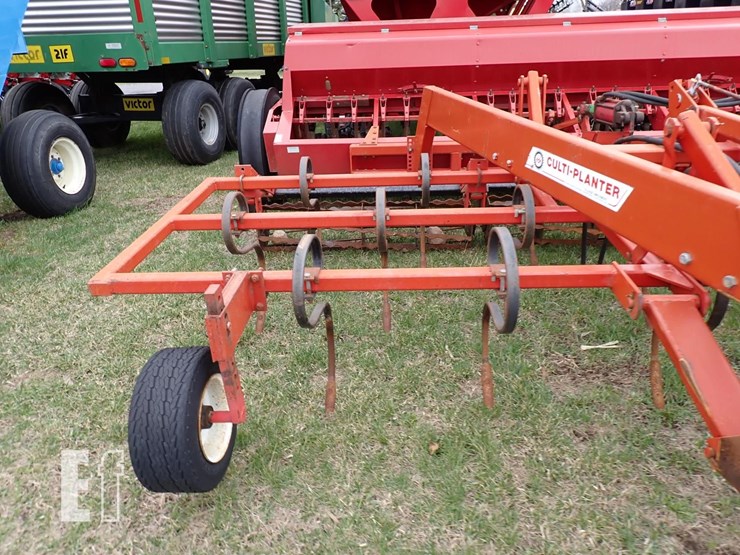 case-ih-5100-image-4