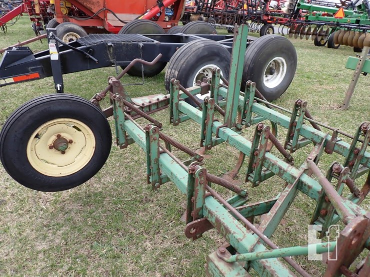 john-deere-c10-image-6