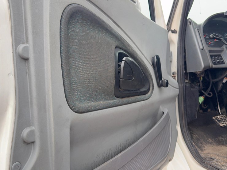 international-8600-image-26