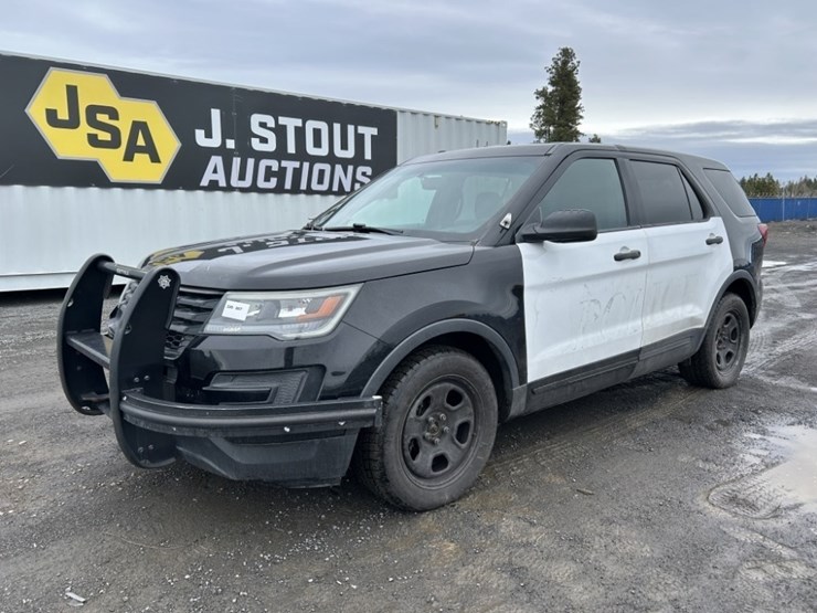 2016-ford-explorer-image-1