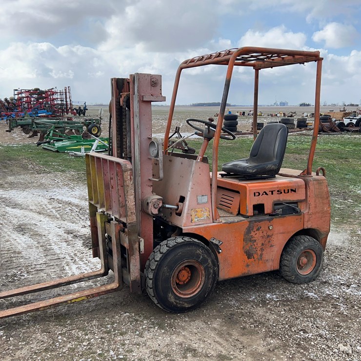 Datsun P6103 3000LB Forklift