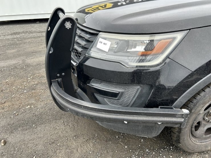 2016-ford-explorer-image-29