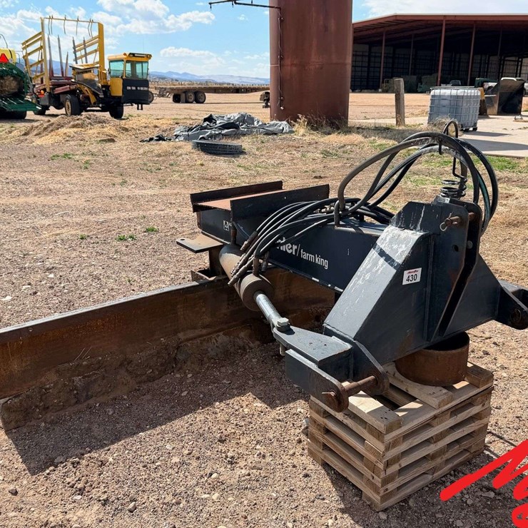 9' Buhler Farm King Tractor Blade