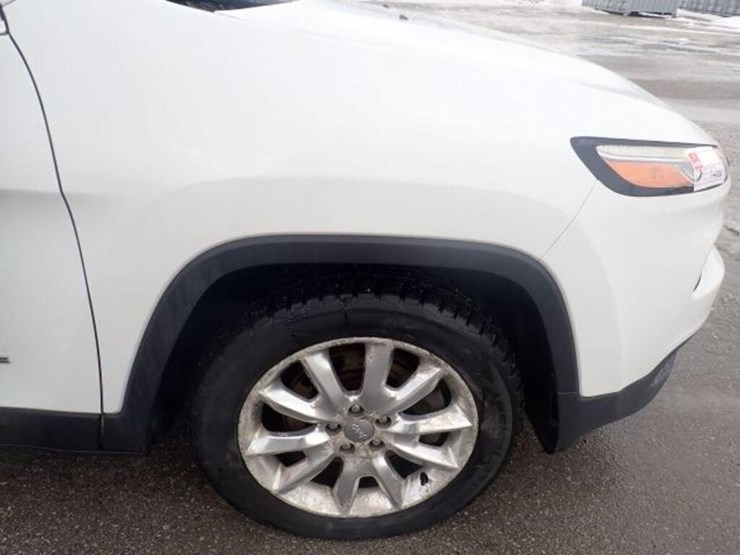 2016-jeep-cherokee-image-68