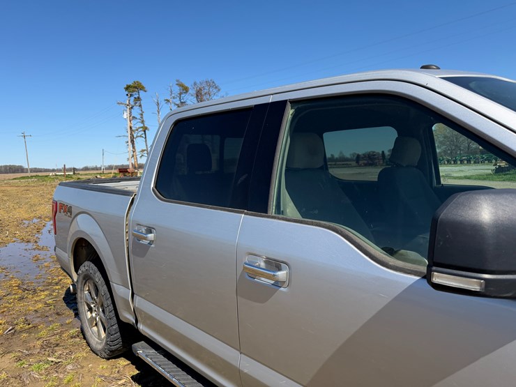 2017-ford-f150-image-30