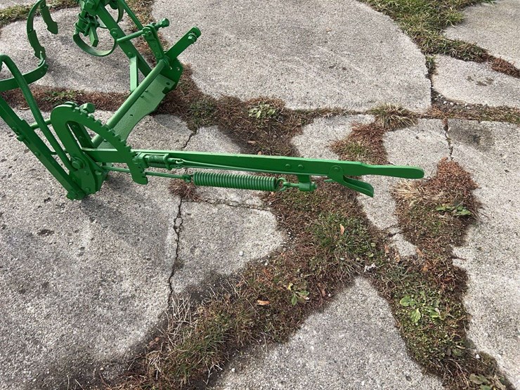 john-deere-one-row-mounted-cultivator-image-22