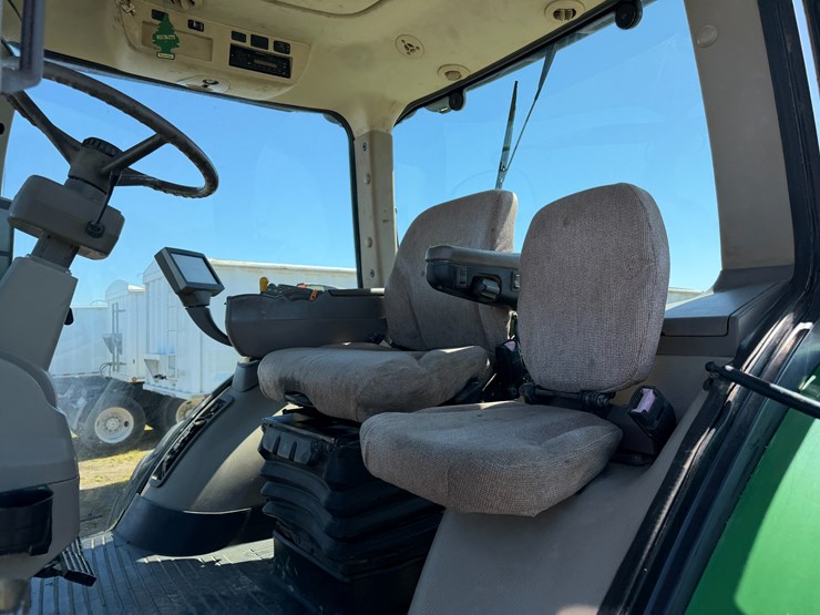 2010-john-deere-8270r-image-61