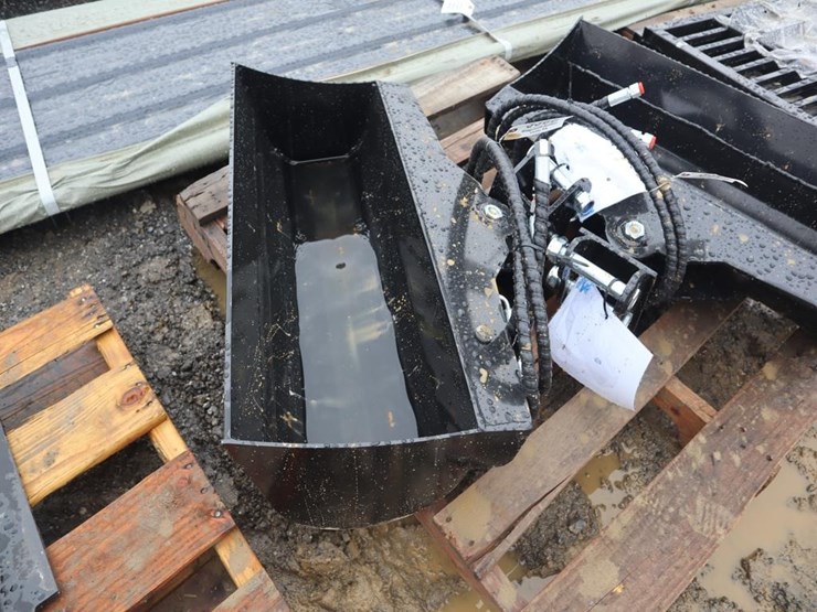 tpm-32"-hydraulic-tilt-bucket-image-3